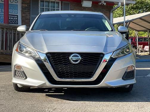 Brilliant Silver Metallic 2022 Nissan Altima 2.5 SV