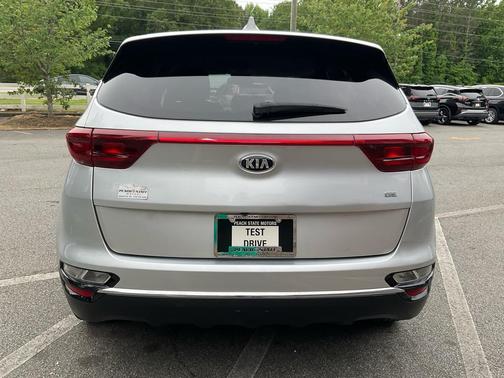 Sparkling Silver 2022 Kia Sportage LX