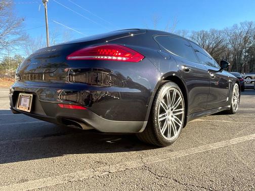 2015 Porsche Panamera 4