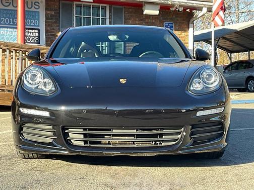 2015 Porsche Panamera 4