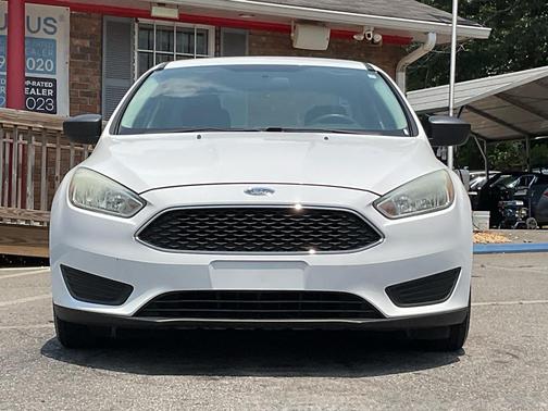 Oxford White 2016 Ford Focus S