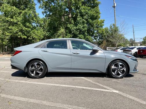 Electric Shadow 2022 Hyundai ELANTRA SEL