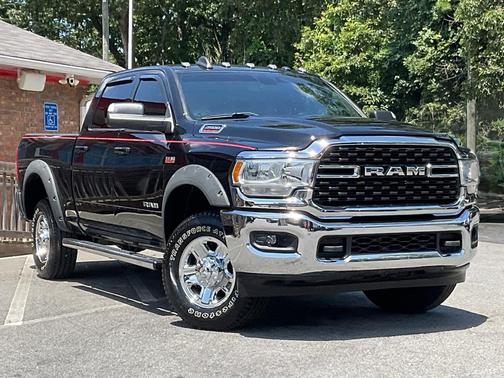 Diamond Black Crystal Pearlcoat 2022 RAM 2500 Big Horn Crew Cab 4x4 6'4' Box