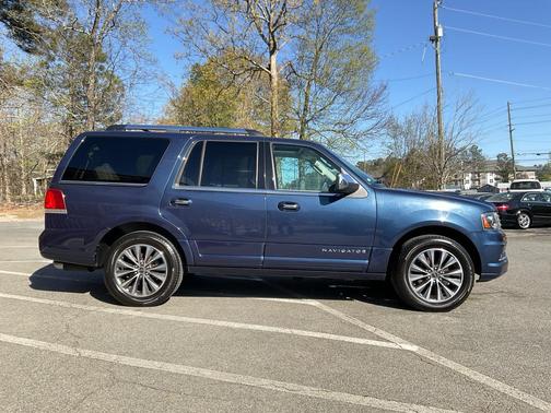 Midnight Sapphire Metallic 2015 Lincoln Navigator Base