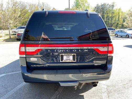 Midnight Sapphire Metallic 2015 Lincoln Navigator Base