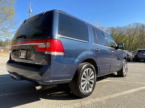 Midnight Sapphire Metallic 2015 Lincoln Navigator Base