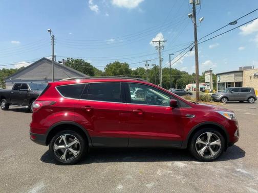 Red 2017 Ford Escape SE