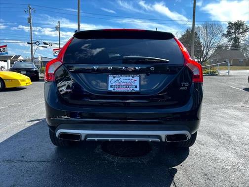 2017 Volvo V60 Cross Country T5