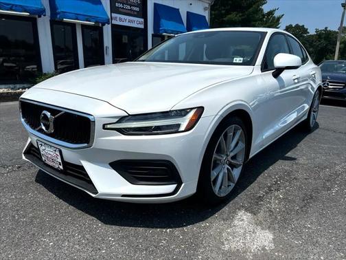 2020 Volvo S60 T6 Momentum