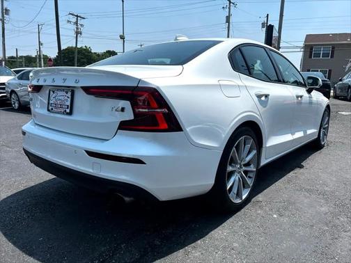 2020 Volvo S60 T6 Momentum