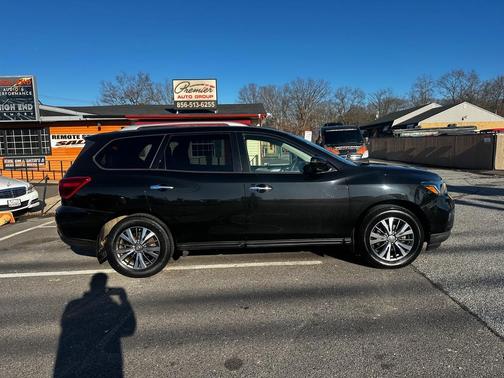 2019 Nissan Pathfinder SL