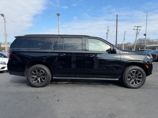 2022 Chevrolet Suburban 4WD Z71