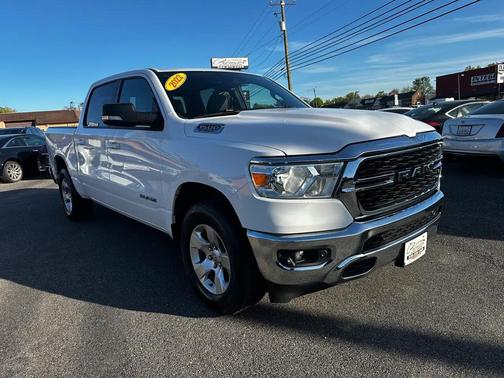 Bright White Clearcoat 2022 RAM 1500 Big Horn/Lone Star
