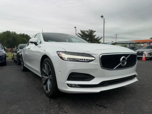 Crystal White Pearl Metallic 2018 Volvo S90 T5 Momentum