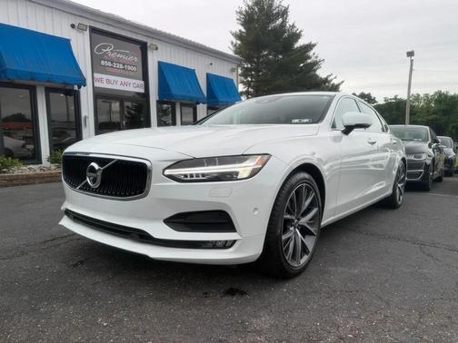 Crystal White Pearl Metallic 2018 Volvo S90 T5 Momentum