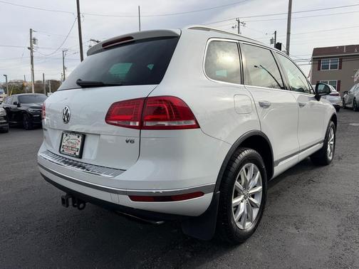 2016 Volkswagen Touareg VR6 Sport