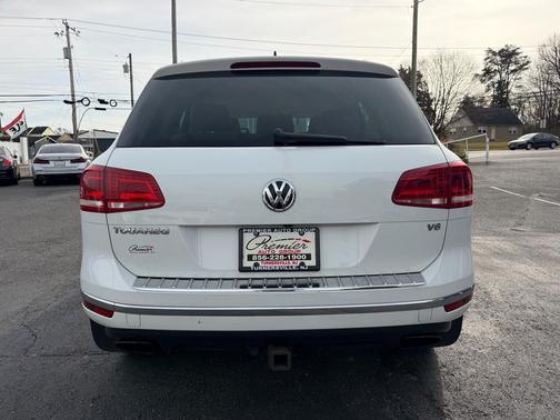 2016 Volkswagen Touareg VR6 Sport