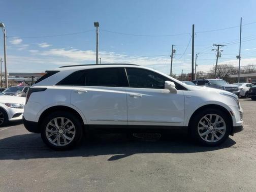 Crystal White Tricoat 2021 Cadillac XT5 Sport