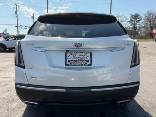 Crystal White Tricoat 2021 Cadillac XT5 Sport