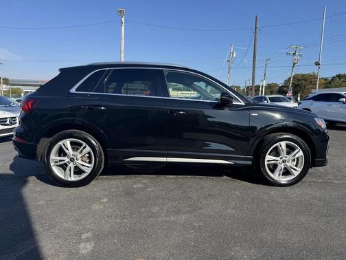 Mythos Black Metallic 2024 Audi Q3 45 S line Premium Plus