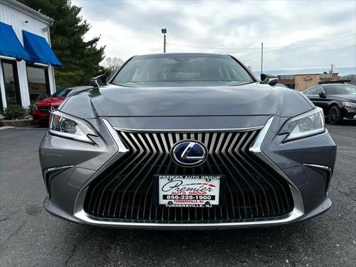 2019 Lexus ES 300h Luxury