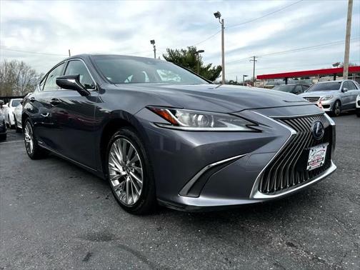 2019 Lexus ES 300h Luxury