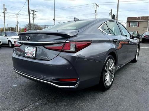 2019 Lexus ES 300h Luxury