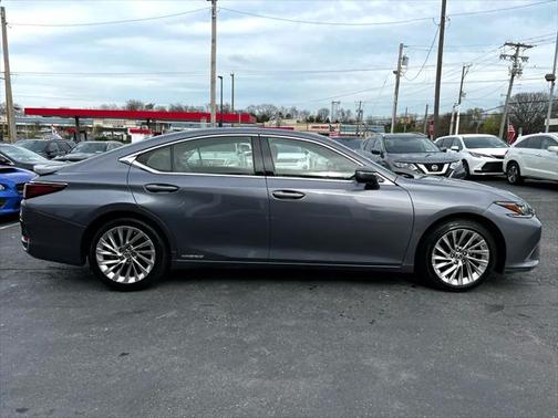 2019 Lexus ES 300h Luxury