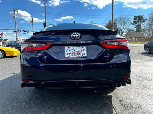 2022 Toyota Camry SE
