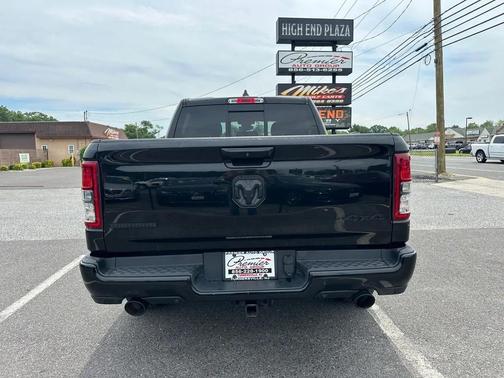 Diamond Black Crystal Pearlcoat 2019 RAM 1500 Big Horn