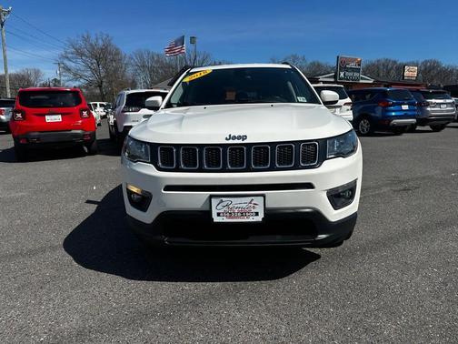 White Clearcoat 2018 Jeep Compass Latitude
