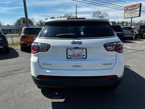 White Clearcoat 2018 Jeep Compass Latitude