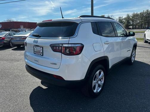 White Clearcoat 2018 Jeep Compass Latitude