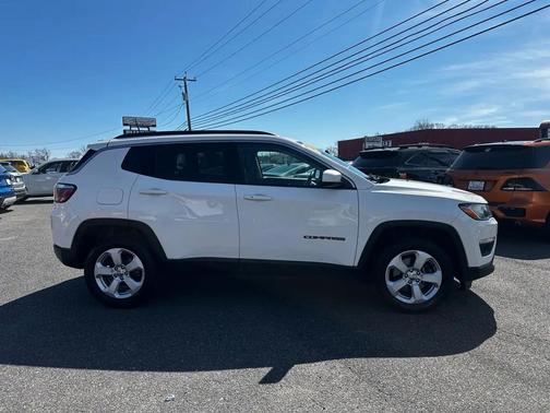White Clearcoat 2018 Jeep Compass Latitude