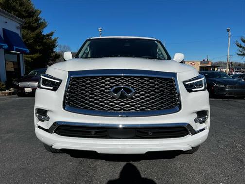 2022 INFINITI QX80 Luxe