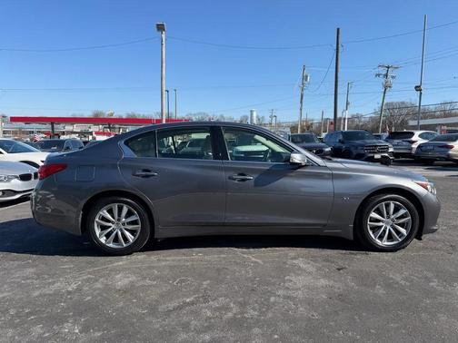 2015 INFINITI Q50 Base