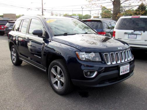 Photo 3 of 24 of 2017 Jeep Compass High Altitude