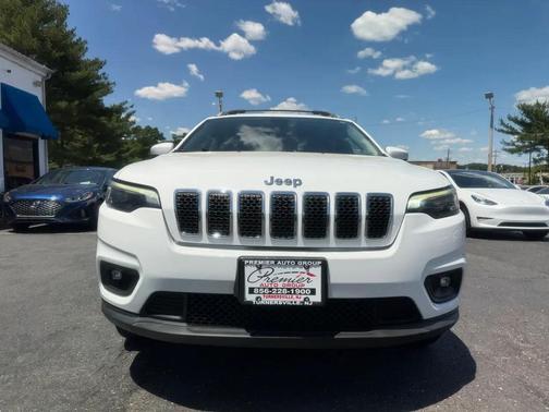 Bright White Clearcoat 2019 Jeep Cherokee Latitude Plus