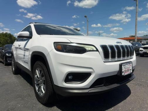 Bright White Clearcoat 2019 Jeep Cherokee Latitude Plus
