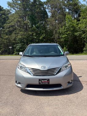 2014 Toyota Sienna XLE