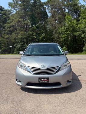 2014 Toyota Sienna XLE