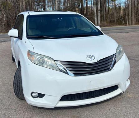 2011 Toyota Sienna XLE