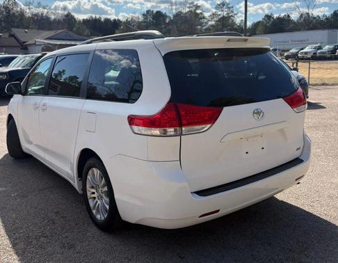 2011 Toyota Sienna XLE