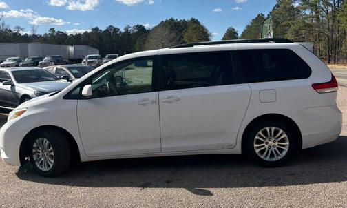 2011 Toyota Sienna XLE