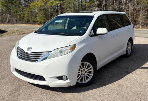 2011 Toyota Sienna XLE