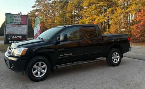 2014 Nissan Titan SV