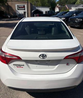Super White 2015 Toyota Corolla S Plus