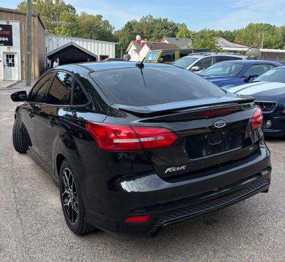Ruby Red Metallic Tinted Clearcoat 2015 Ford Focus SE