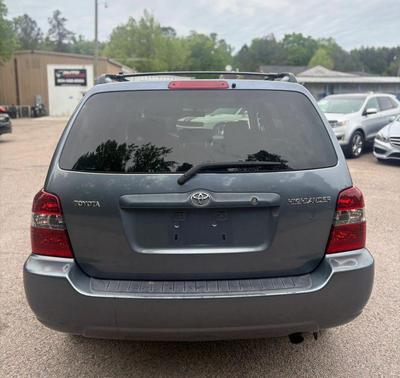 Blue 2004 Toyota Highlander Base
