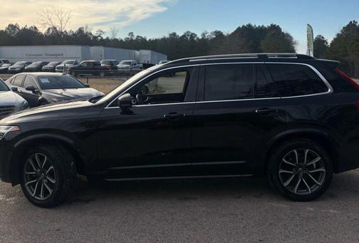 2017 Volvo XC90 T6 Momentum